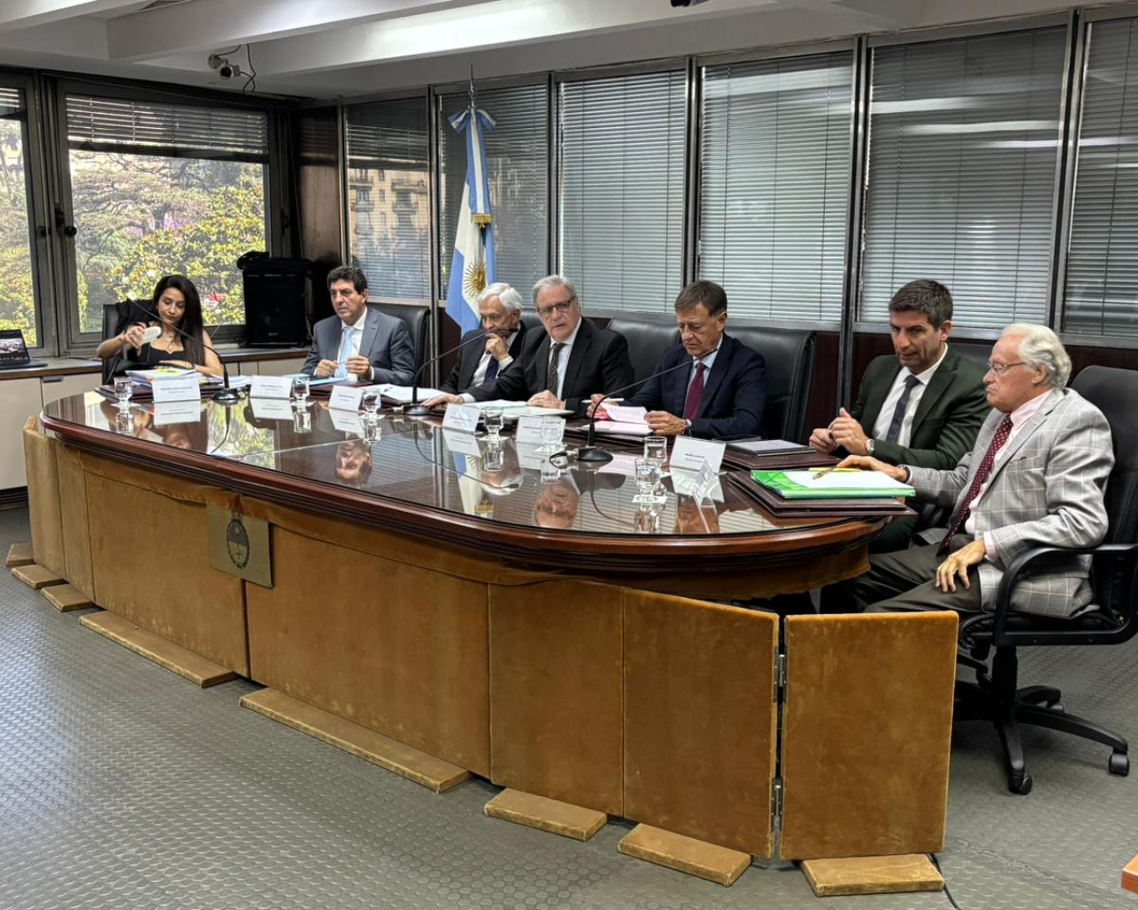 Poderti, 'Vos nunca debiste haber entrado'